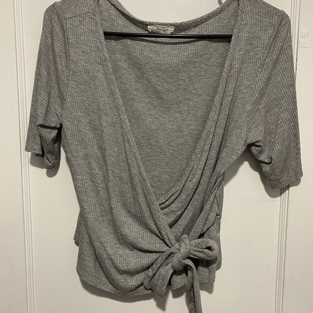 Short sleeve grey shirt
